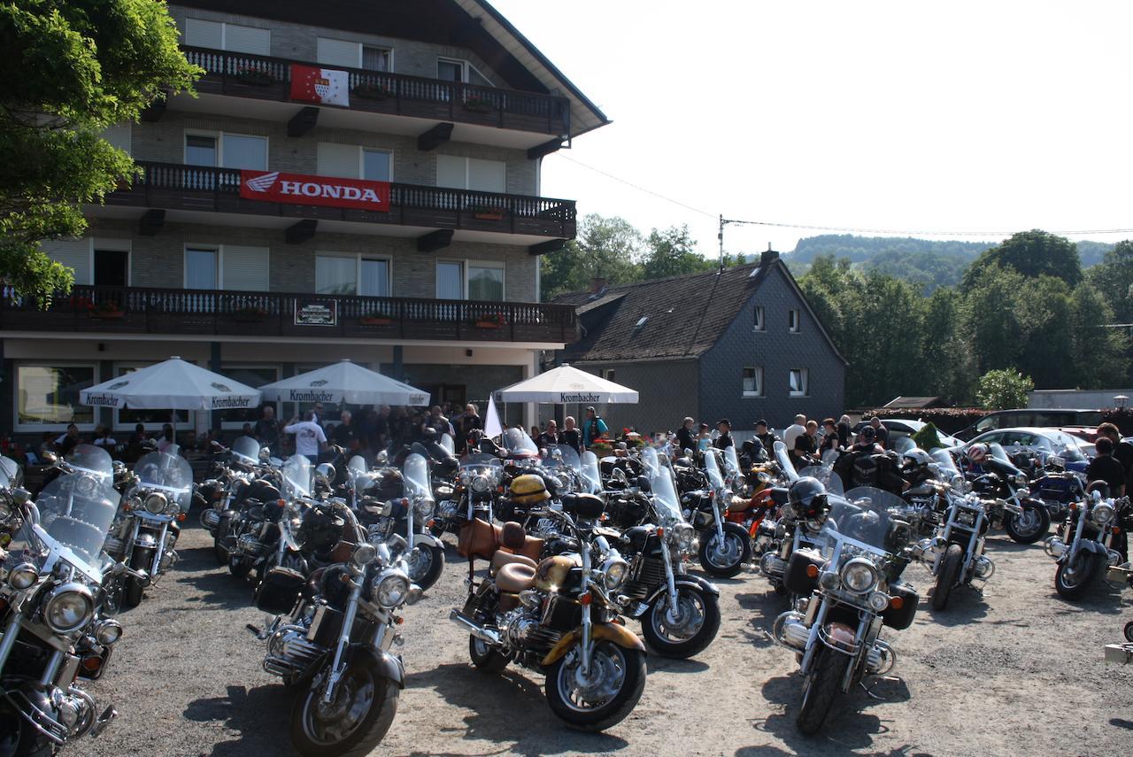 Gasthaus Zur Quelle باد مارينبرغ المظهر الخارجي الصورة